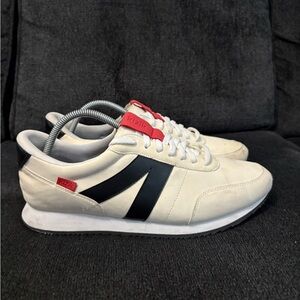 Kizik Milan Shoes men’s 10.5 White Black Red Leather Handsfree Slip On Sneakers